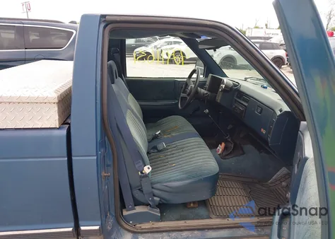 1993 Chevrolet S Truck S10 из США, поврежденный, VIN 1GCCS14R8P8117486